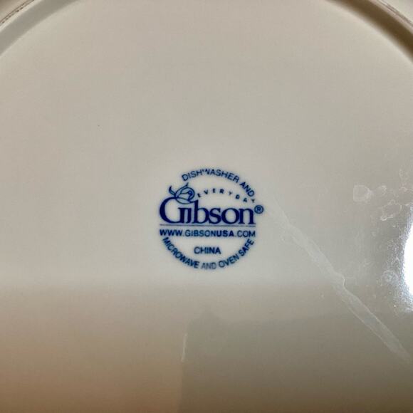 Gibson Ribbed and Dot White Dinner Plates - Picture 3 of 6